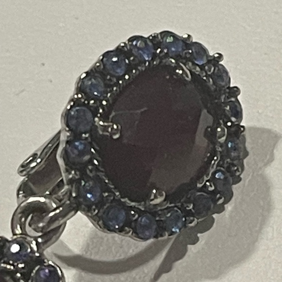 VINTAGE AVON EARRINGS. Red/Purple Beveled w/Blue Crystals/Rhinestones. Clip ons. - Picture 8 of 9